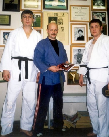 Home Dojo of Professor Wally Jay, 2002 �.